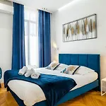 3-Br Apartment In The Heart Of Downtown