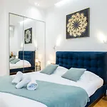 3-Br Apartment In The Heart Of Downtown