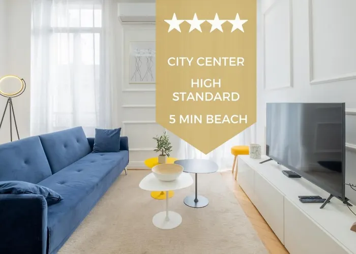 3-Br Apartment In The Heart Of Downtown